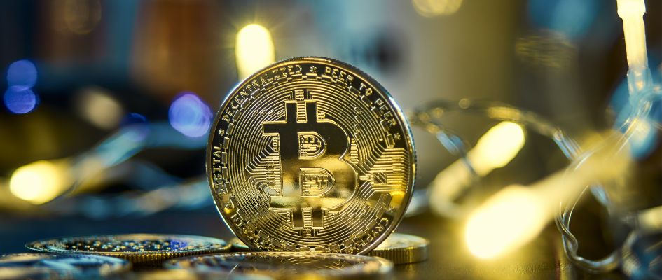 Crypto Price Today: Bitcoin Under $17,000; Dogecoin, Cardano, Solana lost up to 4%